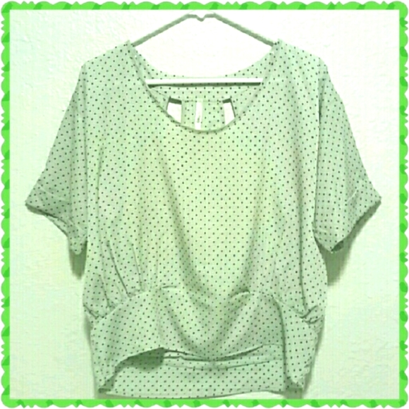 Trinity Tops - 💚SALE*Trinity shirt